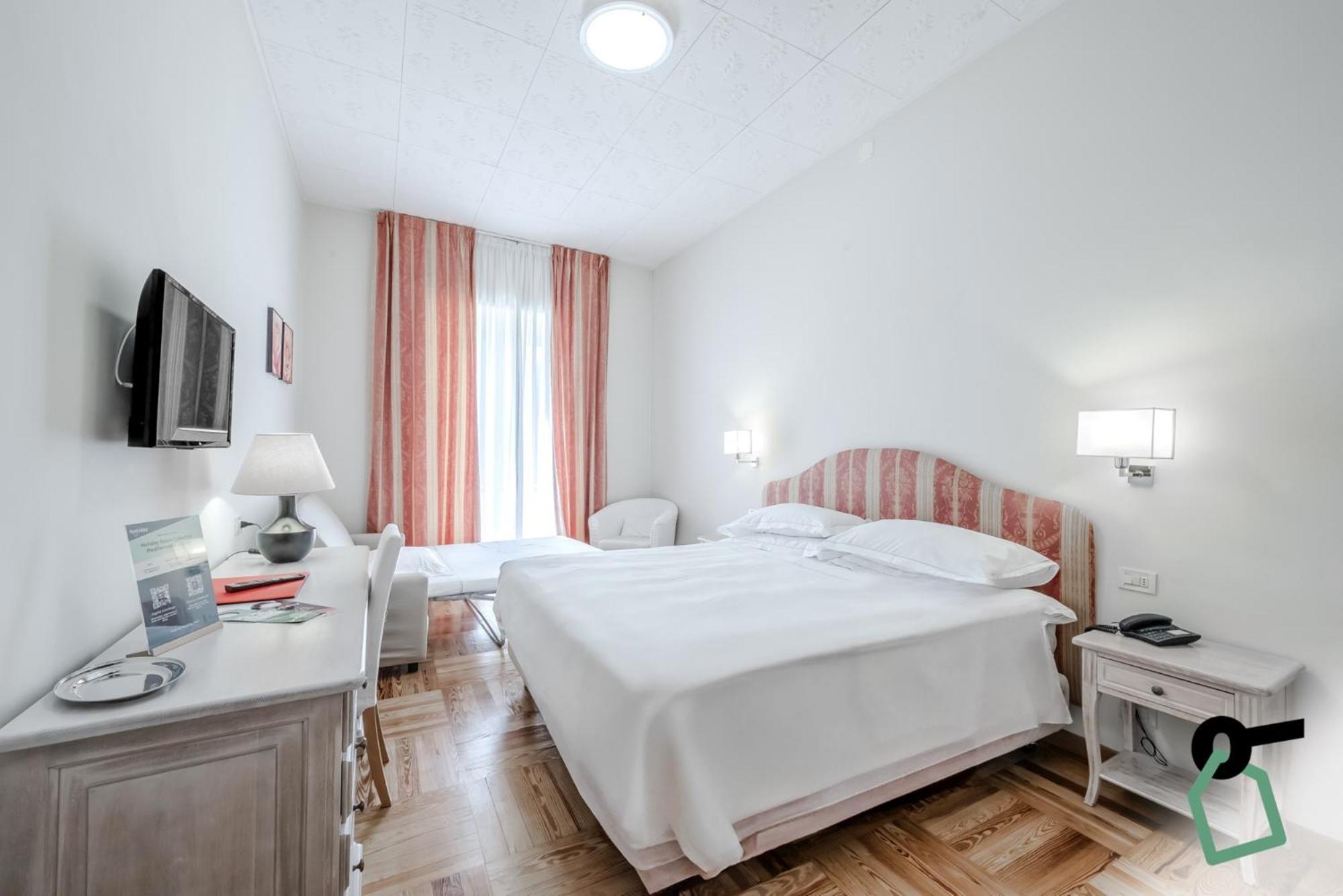 Hotiday Room Collection - Mediterranee Alassio Eksteriør billede